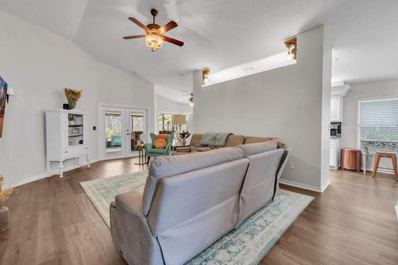 3 bedroom Single Family Residence at 1924 Sedgefield Street, Peppermill V At Providence Lak, Brandon — photo 5
