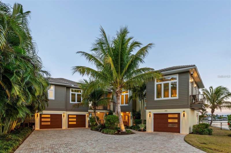 4 bedroom Single Family Residence at 242 Oak Avenue, Bimini Bay Estates, Anna Maria — photo 2