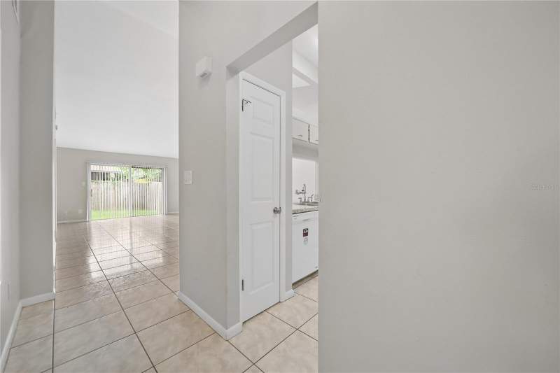 3 bedroom Half Duplex at 624 S Wildflower Court, Meadow Ridge, Longwood — photo 4