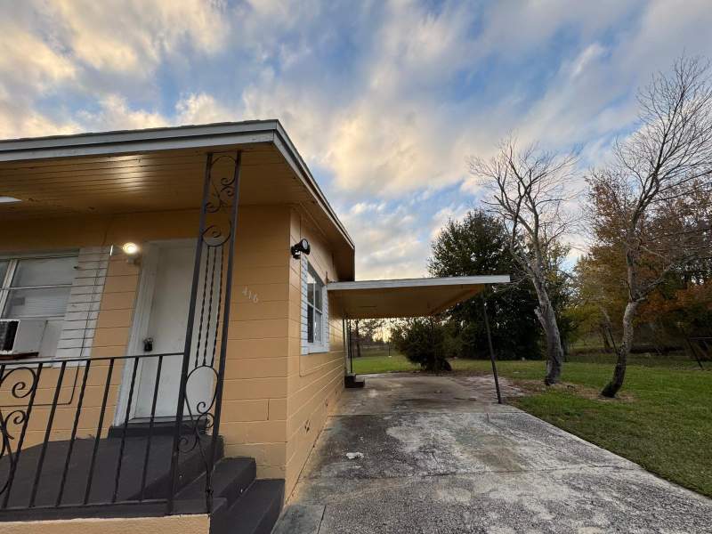 416 Sun Court home for sale in LAKE SUNSET