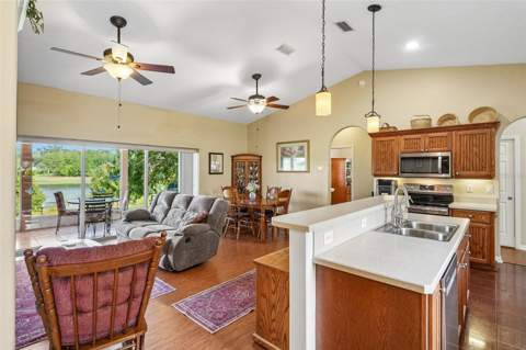 81 Fairway Circle, Umatilla FL - photo 9 of 46