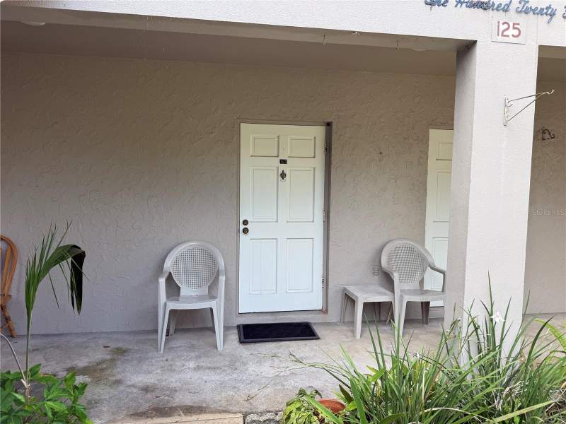2 bedroom Condominium at 125 Picardy Villa Circle #101, Oakwood Court Condo, Brandon — photo 2