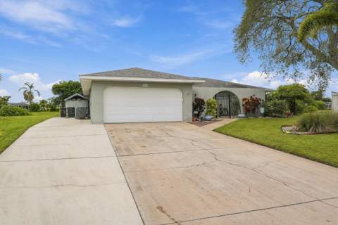 2331 Sandlewood Drive, Venice FL - photo 6 of 6
