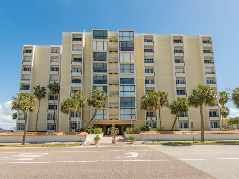 800 S GULFVIEW BOULEVARD #305 home for sale in Clearwater Point 8 Tennis
