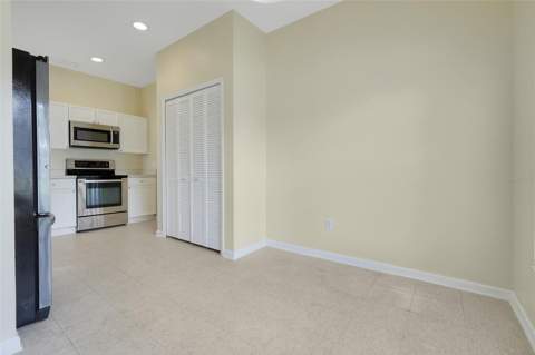 8055 King Palm Circle, Kissimmee FL - photo 9 of 50
