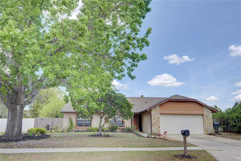 3 bedroom Single Family Residence at 1024 DINERO DRIVE, SUNRISE ESTATES UNIT 2, WINTER SPRINGS — photo 1