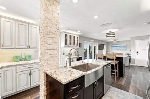 5023 Starfish Drive #E, St Petersburg FL - photo 14 of 56