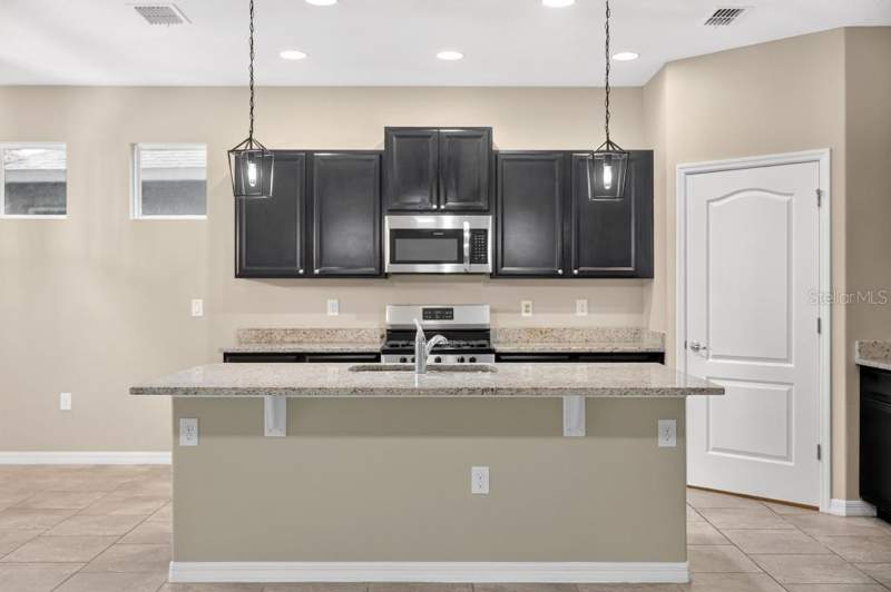 4 bedroom Single Family Residence at 736 E Victoria Trails Boulevard, Victoria Park Increment 5 Northw, Deland — photo 3