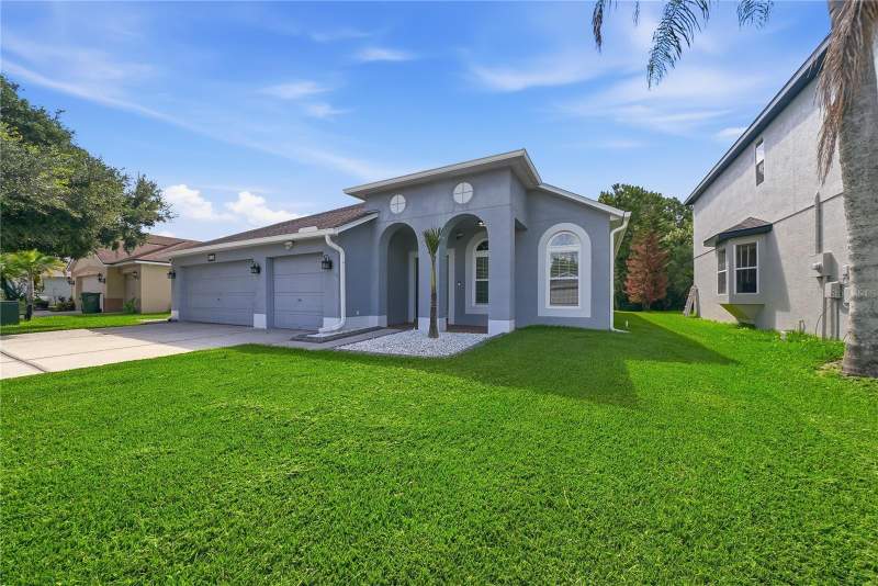 4 bedroom Single Family Residence at 5150 Villagebrook Drive, Saddlebrook Village West, Wesley Chapel — photo 2
