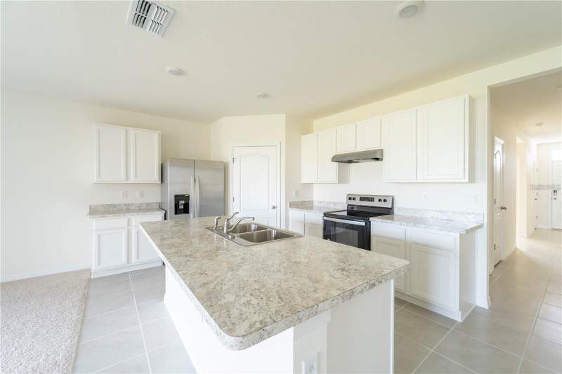 4 bedroom Single Family Residence at 1811 Silverbell Loop, Cypress Park Estates, Haines City — photo 2