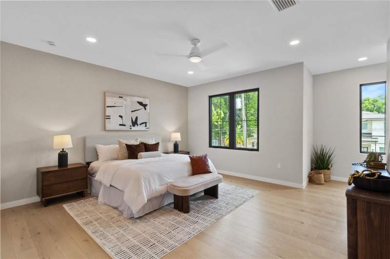 5 bedroom Single Family Residence at 516 Clayton Street, Dubsdread Add, Orlando — photo 3