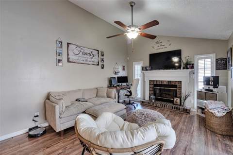 9724 Cypress Pond Avenue, Tampa FL - photo 10 of 30