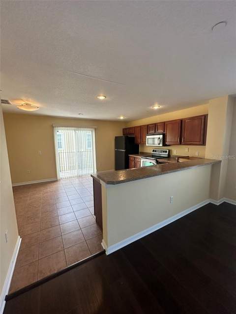 4405 Tuscan Loon Drive, Tampa FL - photo 7 of 24