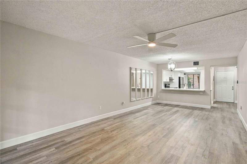 2 bedroom Condominium at 7500 40th Avenue #105, Heron Harbour Ph I Condomini Cb 12/17, Bradenton — photo 5