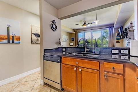 3259 Mangrove Point Drive, Ruskin FL - photo 12 of 47