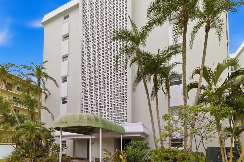2 bedroom Condominium at 6312 Midnight Pass Road #305S, Crescent Arms, Sarasota — photo 3