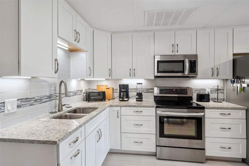 2 bedroom Condominium at 10301 US Highway 27 #58 Hilltop, Vacation Village Condo, Clermont — photo 4
