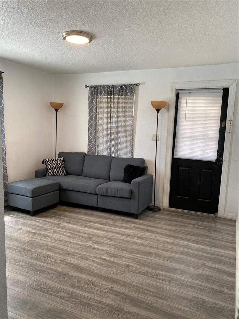 2 bedroom Single Family Residence at 1835 W Greenwood Street, Idlewild Resub Units 01 02 & 03, Lakeland — photo 4
