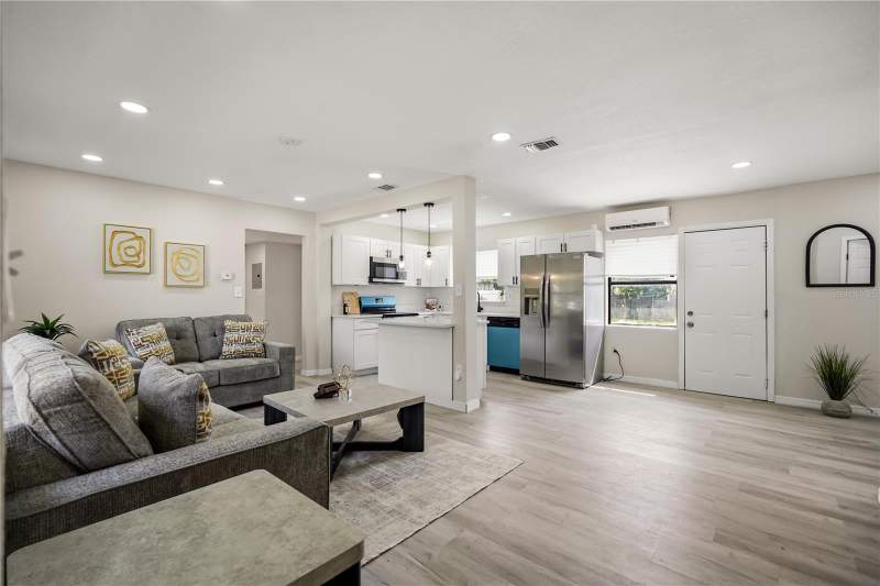 4 bedroom Single Family Residence at 2601 Healy Drive, Silver Star Homes, Orlando — photo 5