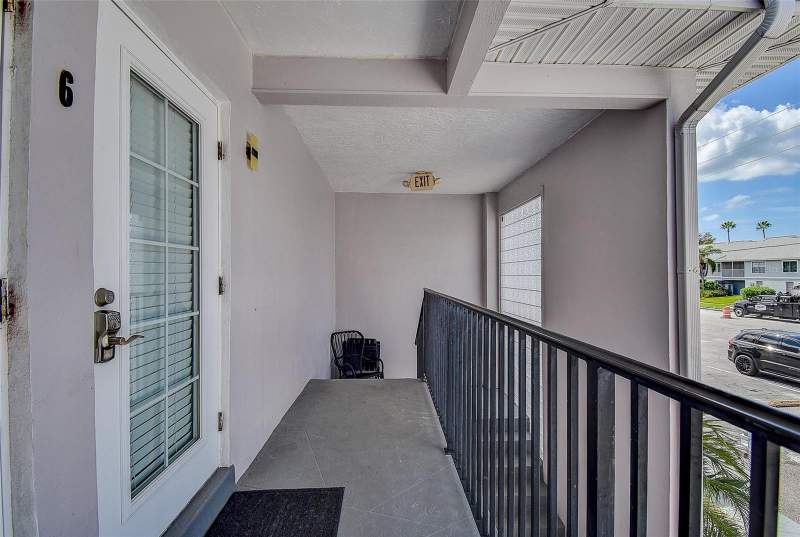 1 bedroom Condominium at 11975 3rd Street #6, Capri Of T I Condo, Treasure Island — photo 5