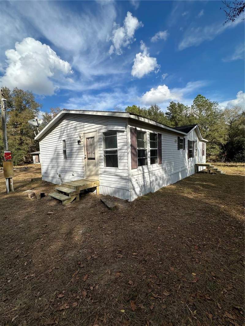 3 bedroom Manufactured Home at 28430 SW 97th Lane, Newberry, Newberry — photo 2