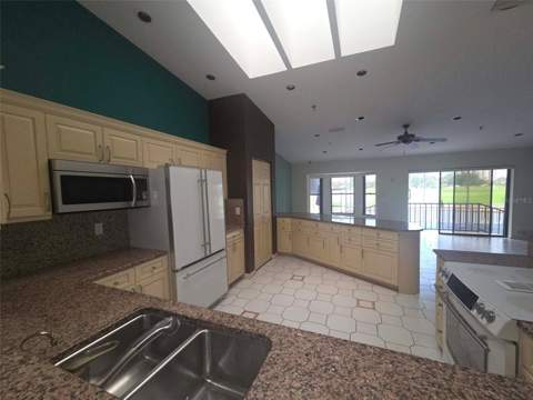 2321 Harbour Oaks Drive, Longboat Key FL - photo 7 of 37