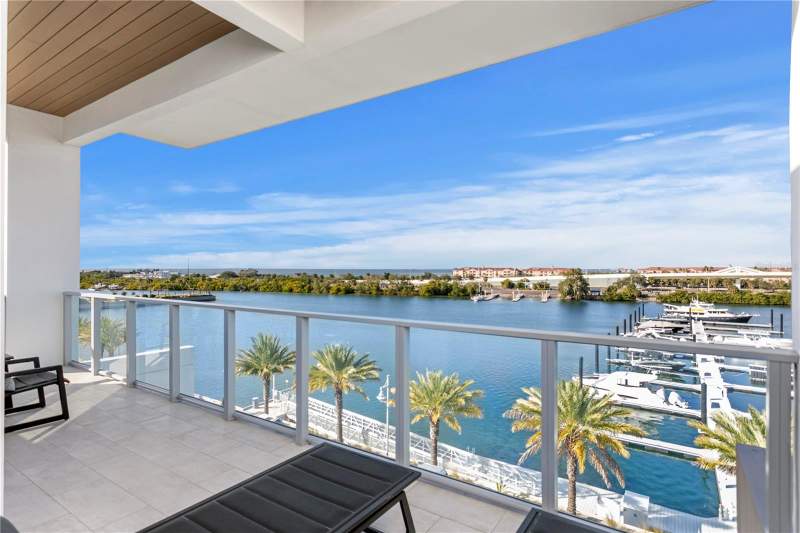 5142 MARINA WAY home for sale in Marina Pointe East