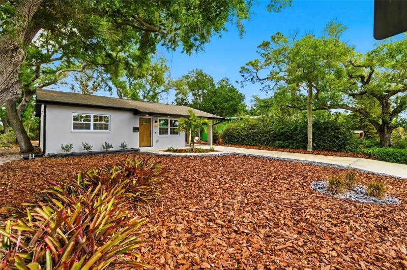3 bedroom Single Family Residence at 8051 26th Avenue, Jungle Terrace Sec B, St Petersburg — photo 2