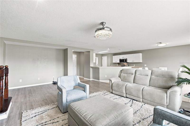 4 bedroom Single Family Residence at 10922 Subtle Trail Drive, South Fork Unit 3, Riverview — photo 5