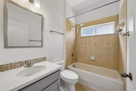 1810 Mira Lago Circle, Ruskin FL - photo 22 of 62