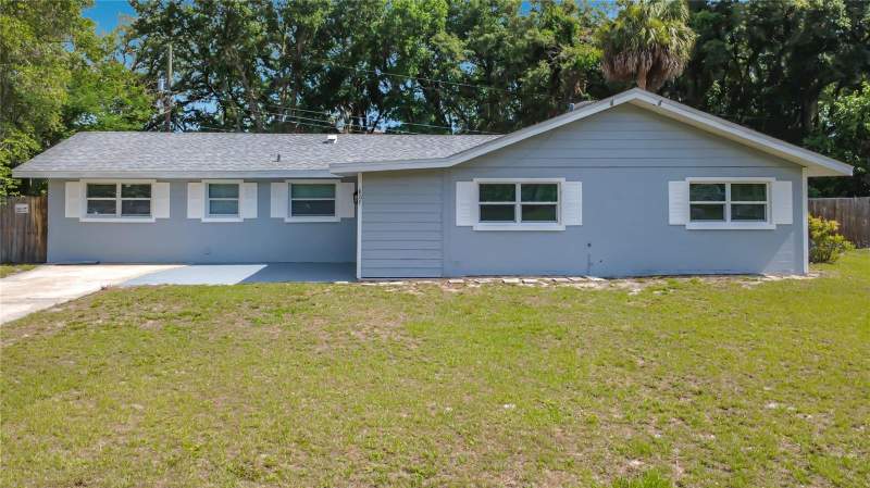 807 CHEROKEE CIRCLE home for sale in Sunland Estates