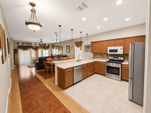 9305 Mandrake Court, Tampa FL - photo 6 of 32