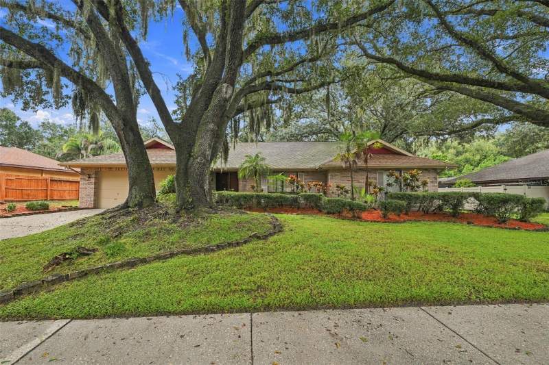 4 bedroom Single Family Residence at 2609 Manor Oak Drive, High Oaks Manor, Valrico — photo 3