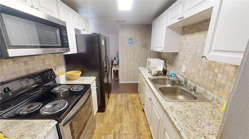 3 bedroom Single Family Residence at 1721 W North B Street, Corronella, Tampa — photo 5