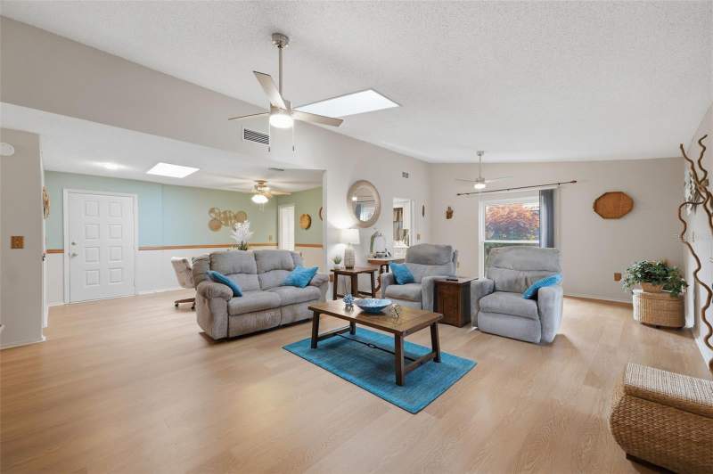 3 bedroom Single Family Residence at 6841 Circlecreek Drive, Bonnie Glynn Ph One-A, Pinellas Park — photo 4