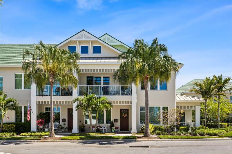 3 bedroom Condominium at 1 PALM TERRACE, CARRIAGE HOMES AT BELLEVIEW PLACE CONDO, BELLEAIR — photo 2