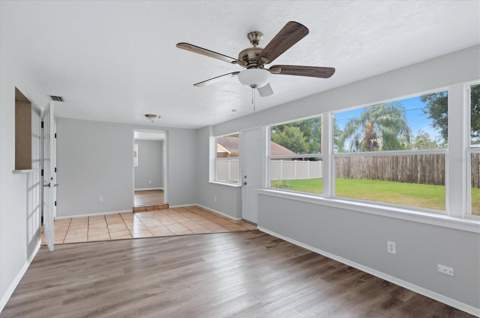 2173 Fiesta Drive, Sarasota FL - photo 8 of 42