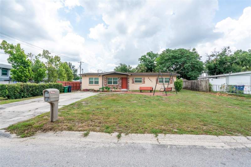 3 bedroom Single Family Residence at 9241 N 52nd Street, Shaver Weisser Homes Subdivisi, Tampa — photo 2