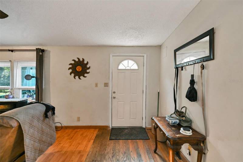 4 bedroom Manufactured Home at 18620 NE 12th Court, Silver Hill, Citra — photo 5
