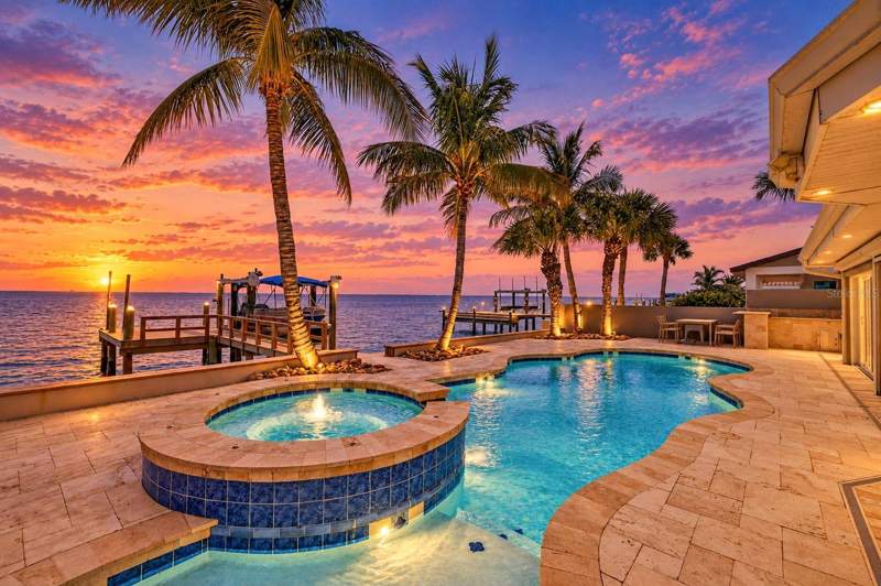 3 bedroom Single Family Residence at 2480 E Bay Isle Drive, Tropical Shores 3rd Add, St Petersburg — photo 3