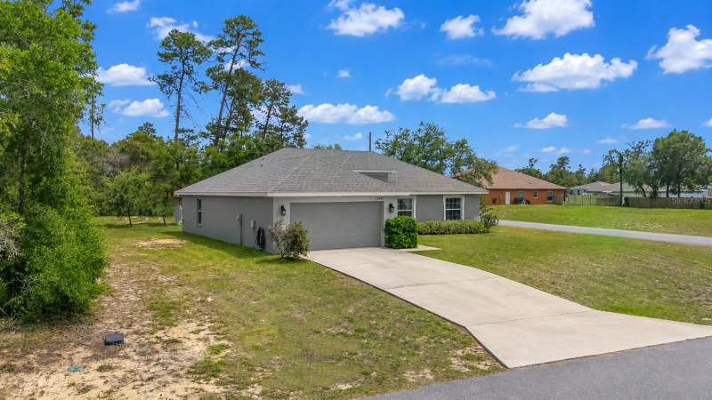 4 bedroom Single Family Residence at 15947 SW 26th Court, Marion Oaks Un 03, Ocala — photo 4