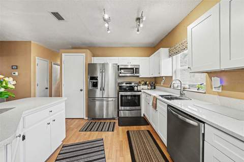 5123 Corvette Drive, Tampa FL - photo 11 of 26