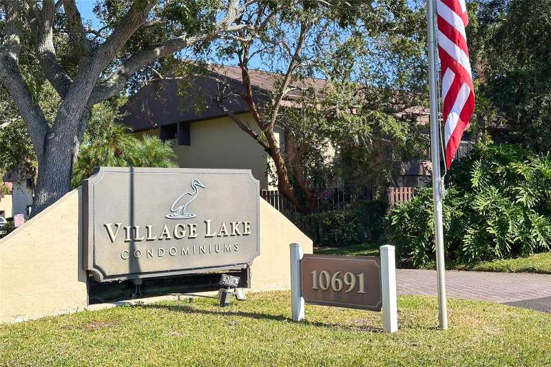 3 bedroom Condominium at 735 S Village Drive #206, Village Lake Condo, St Petersburg — photo 2