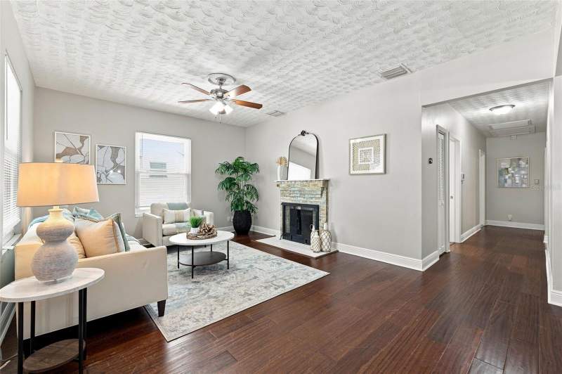3 bedroom Single Family Residence at 307 E North Street, North Park, Tampa — photo 3