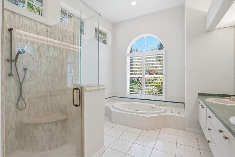 4 bedroom Single Family Residence at 777 CATTAIL COURT, PLACIDO BAYOU, ST PETERSBURG — photo 5