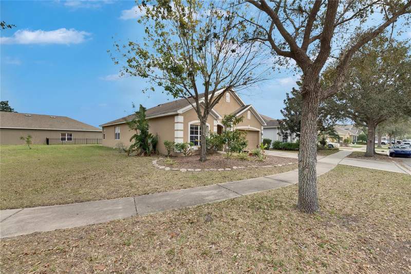 4 bedroom Single Family Residence at 10328 Celtic Ash Drive, Belmont Ph 1A, Ruskin — photo 3