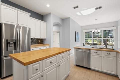 1305 Crystal Greens Drive, Sun City Center FL - photo 19 of 64