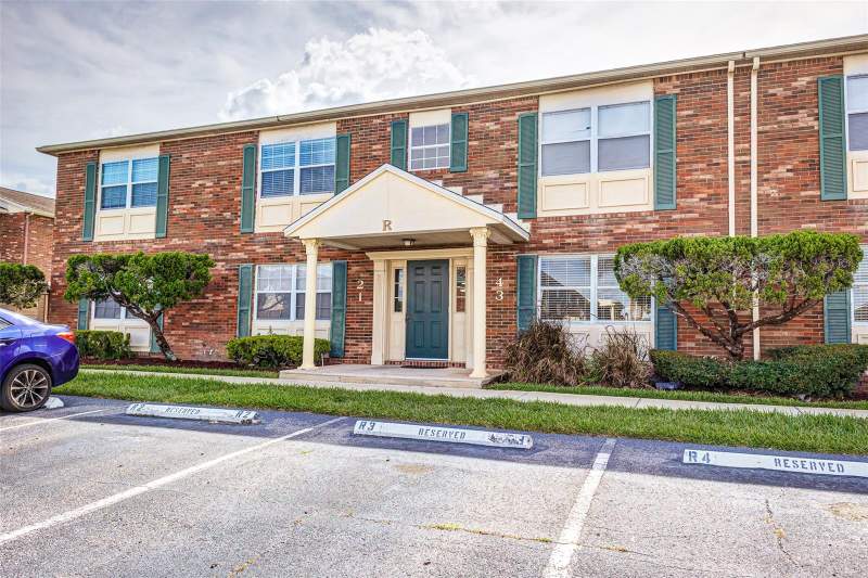 2 bedroom Condominium at 1920 E EDGEWOOD DRIVE #R3, LAKE BENTLEY SHORES CONDO PH 01, LAKELAND — photo 1