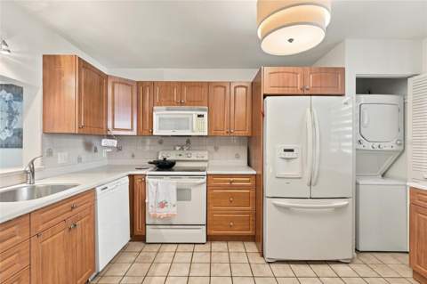 820 Oak Drive #820, Bradenton FL - photo 10 of 36