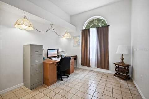 483 Lincoln Avenue, Masaryktown FL - photo 19 of 41